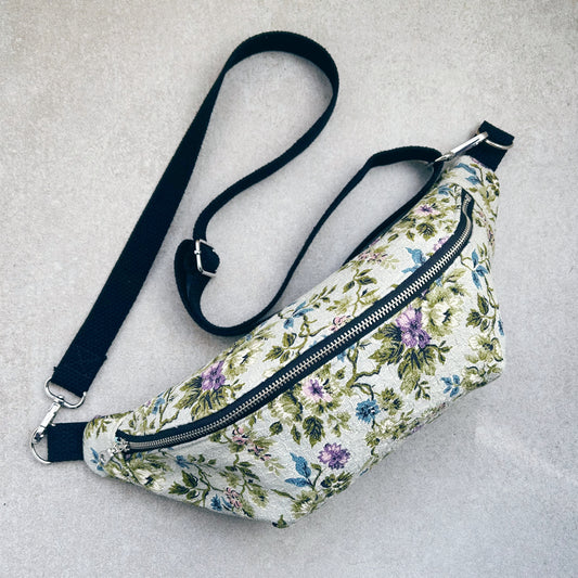 Vintage Floral Classic Crossbody Bag