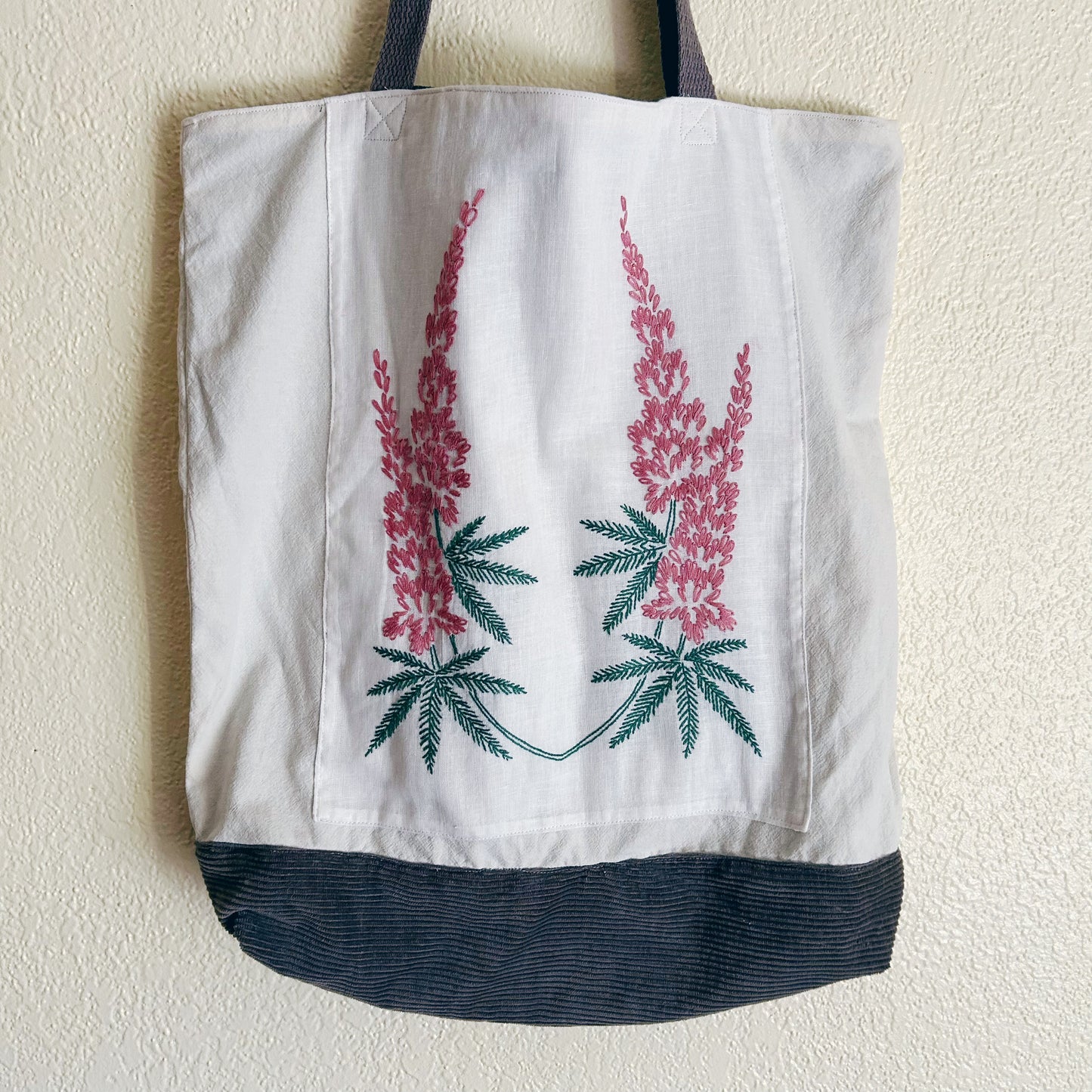 Lupine Floral Vintage Tote Bags