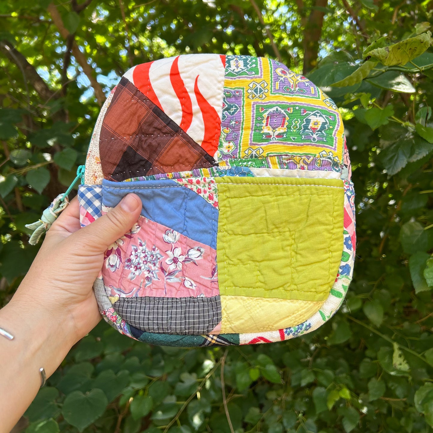 Vintage Quilt Carry-Along