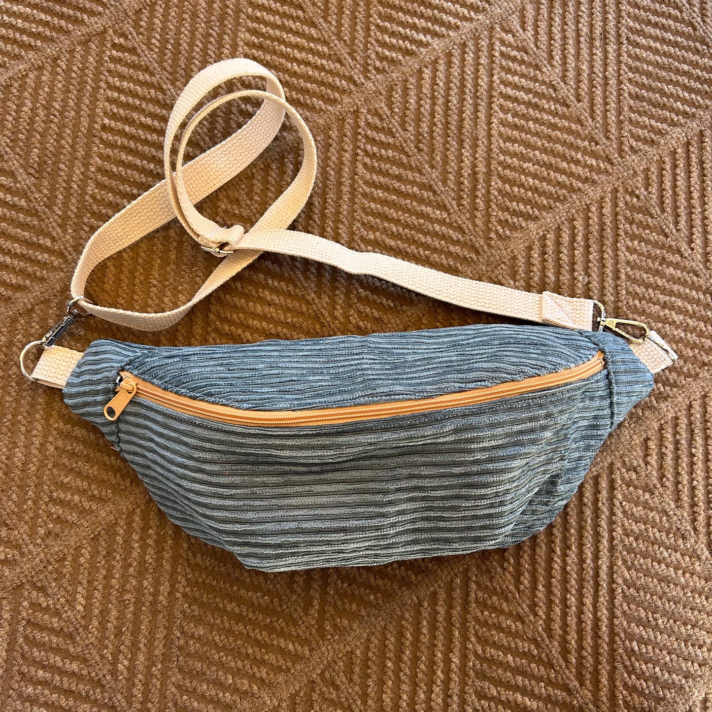 Textured Blue Classic Crossbody Bag