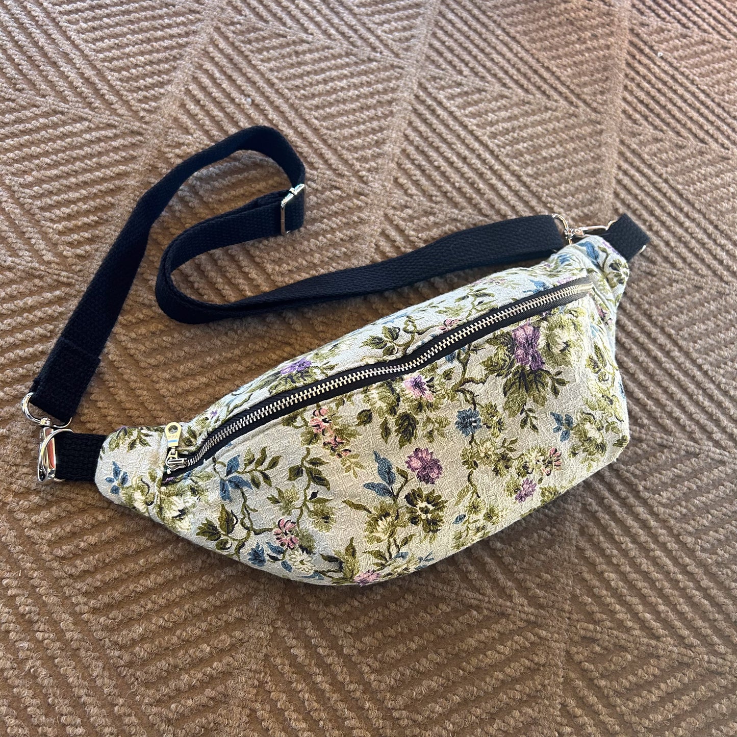 Vintage Floral Crossbody Bag